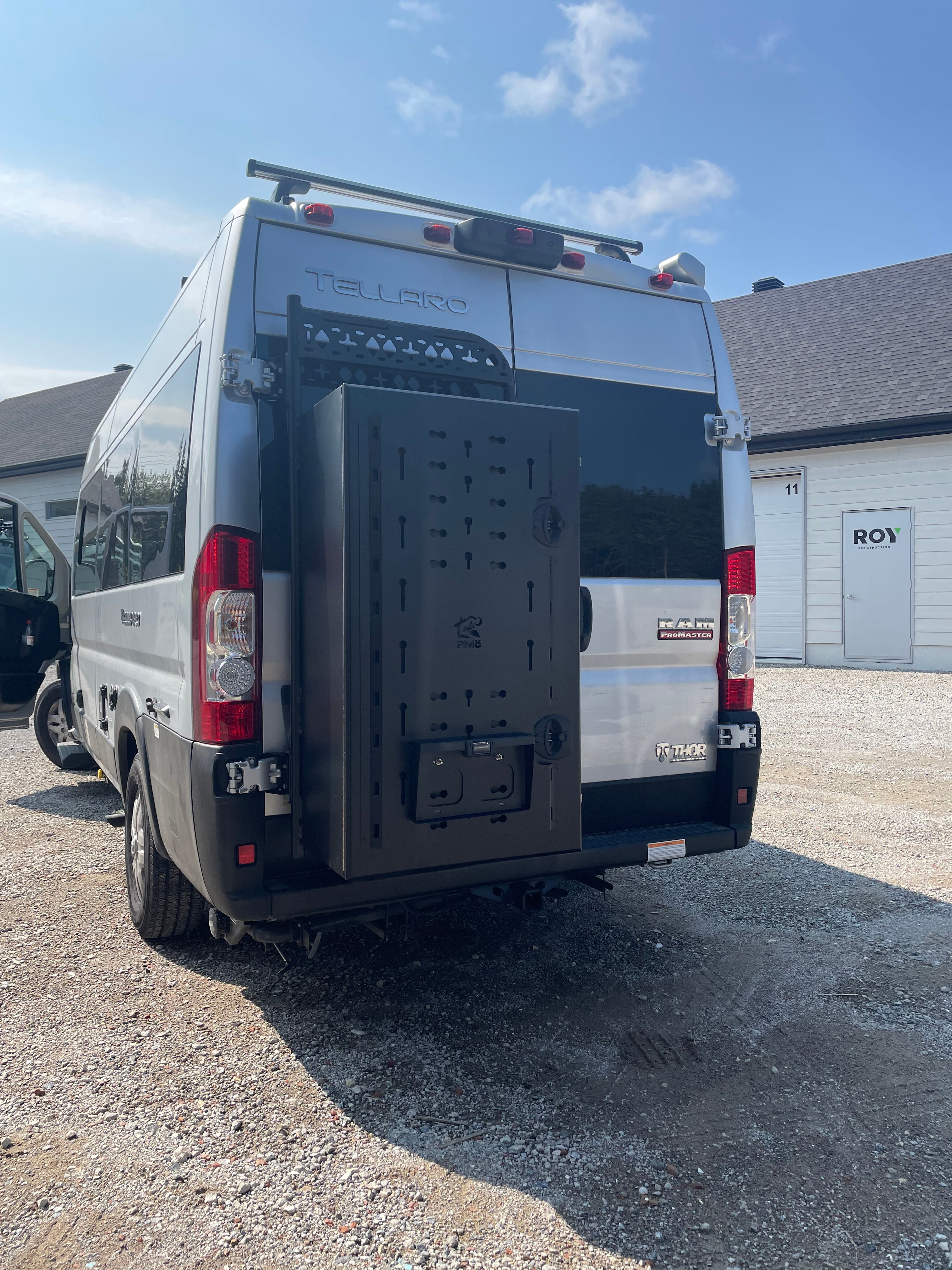 Rack pleine porte gauche RAM Promaster – Phlö système boutique