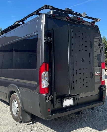 Façade d'attachement coffre moyen