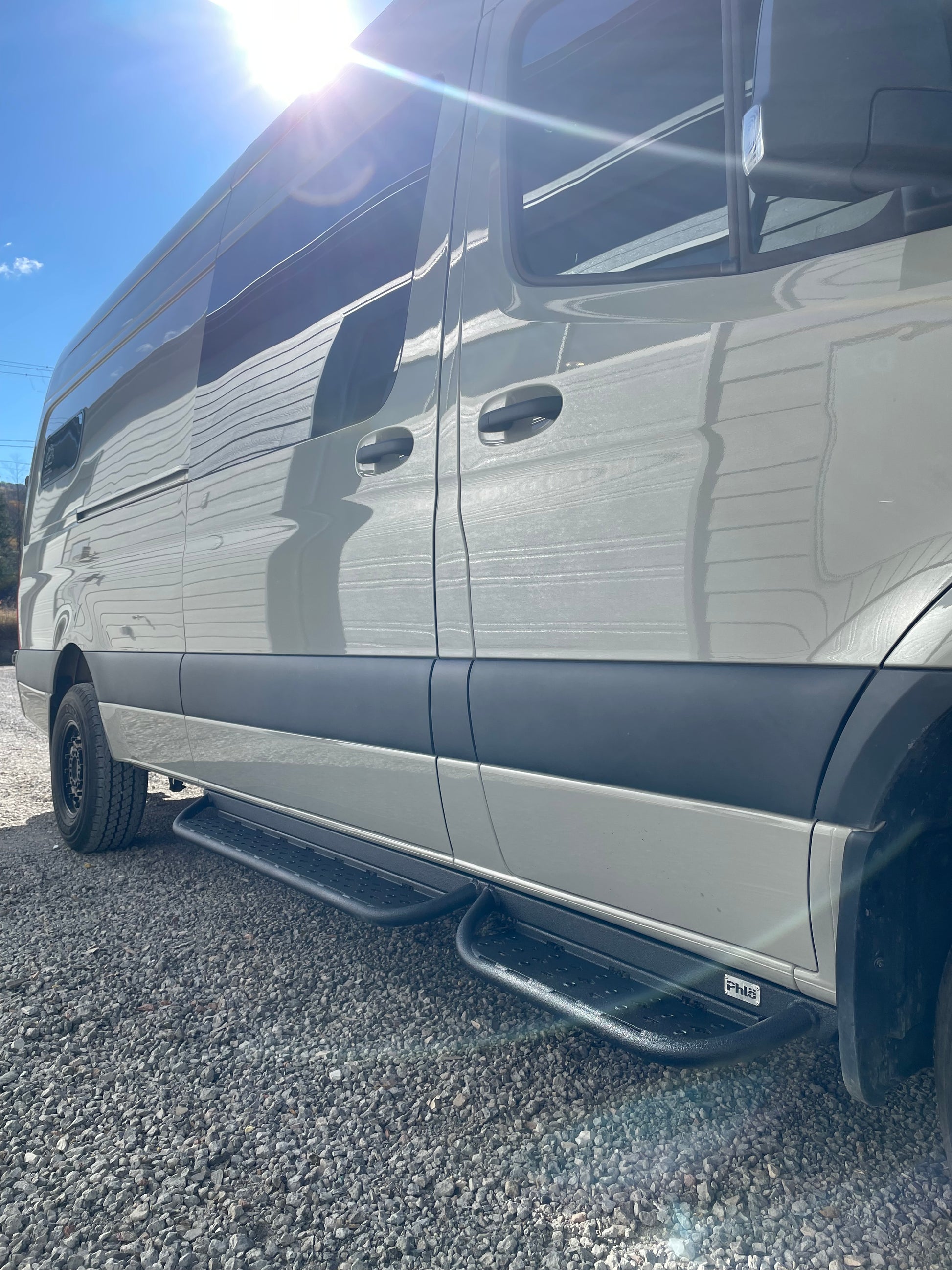 Mercedez Benz Sprinter side step right side phlosystem