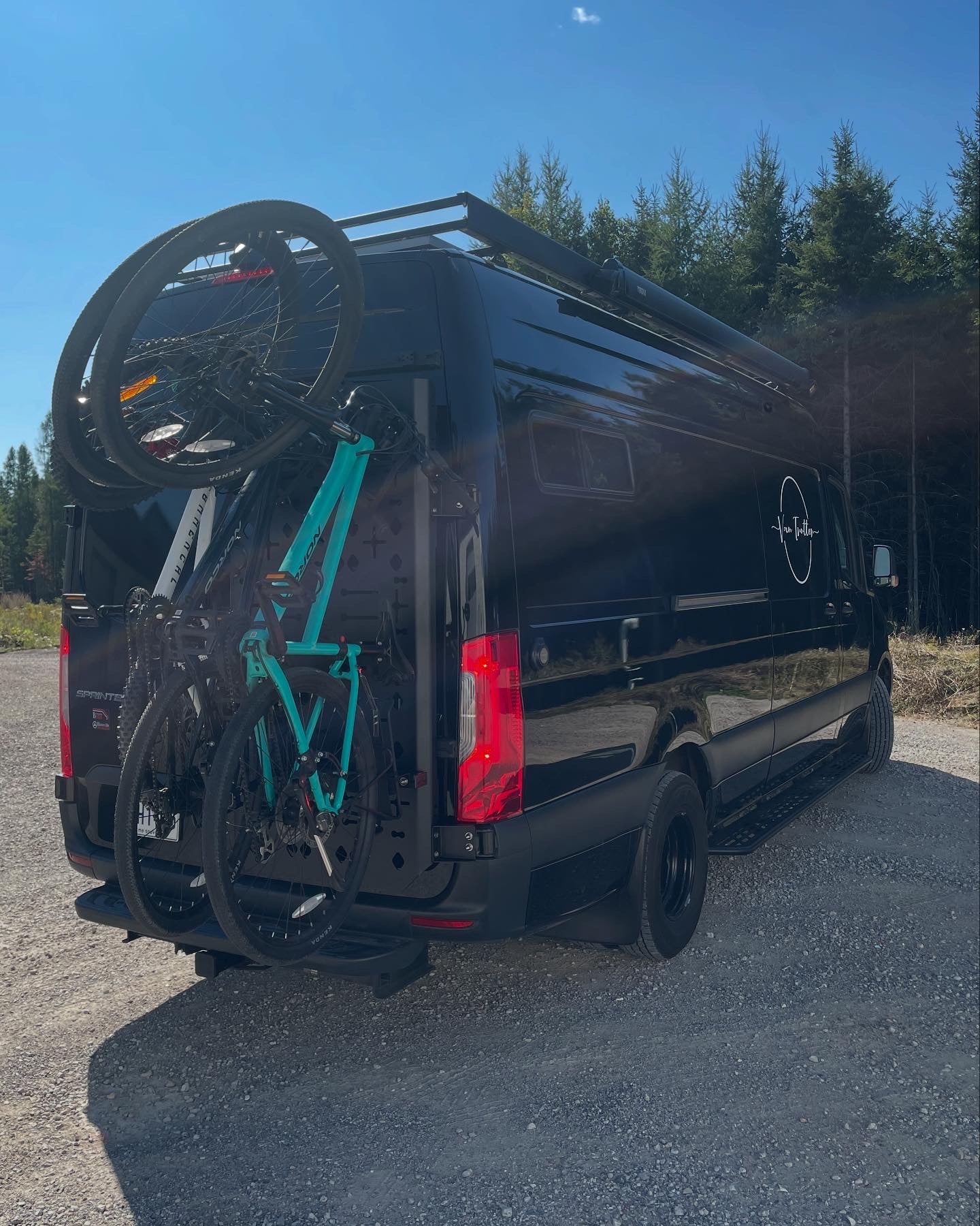Phlosystem bicycle transport kit with two bicycles mounted on a Mercedes-Benz Sprinter